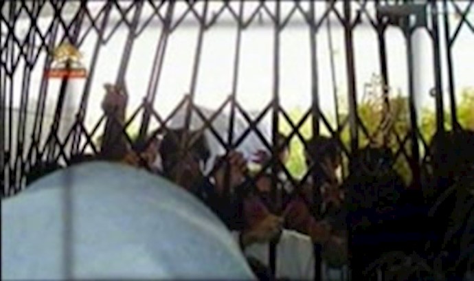 تظاهرات دانشجویان دانشگاه علامه تهران 