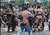 سرکوب دانشجویان توسط نیروهای سرکوبگر