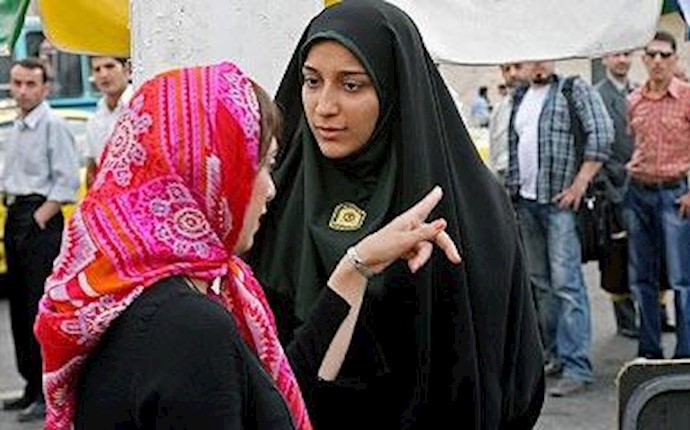 سرکوب زنان توسط رژیم آخوندی