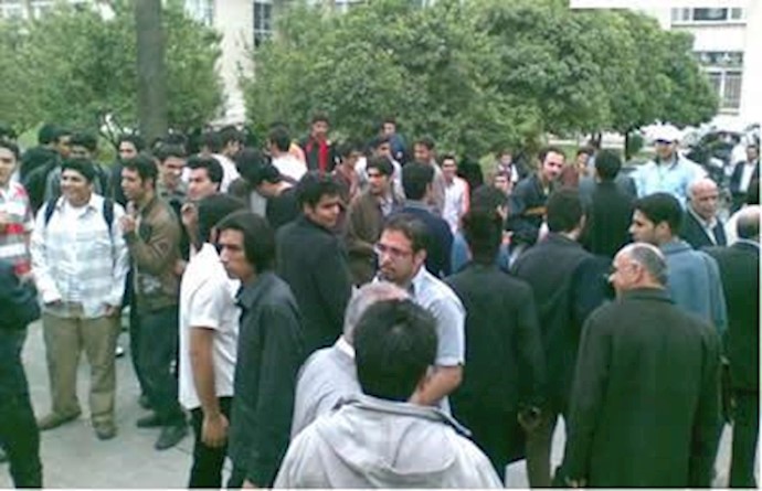 تظاهرات دانشجویان دانشگاه مازندران