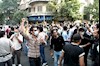 قیام ادامه می یابد