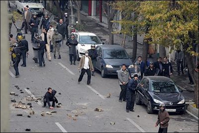 درگیری مأموران   جنایتکار با تظاهرکنندگان-16آذر  تهران