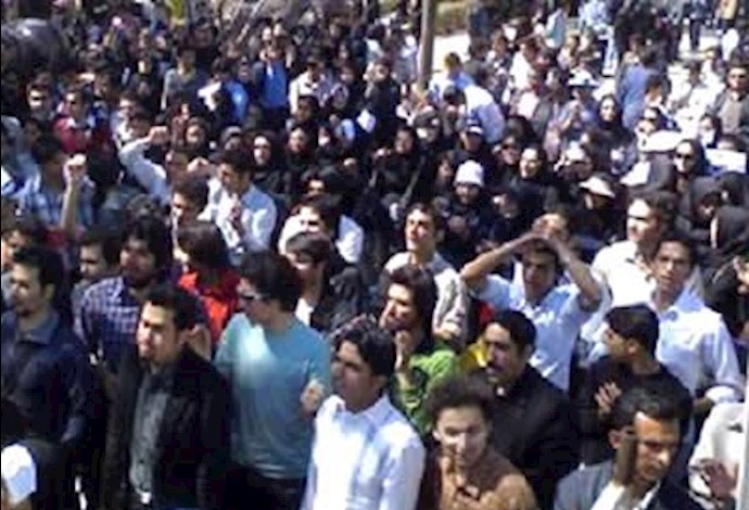 تظاهرات ضدحکومتی دانشجویان در شیراز