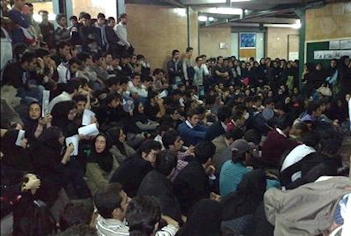 تجمع اعتراضی دانشجویان دانشگاه بوعلی همدان