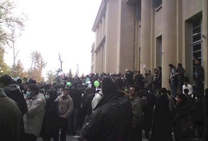 تظاهرات دانشجویان دانشگاه تهران-16آذر88