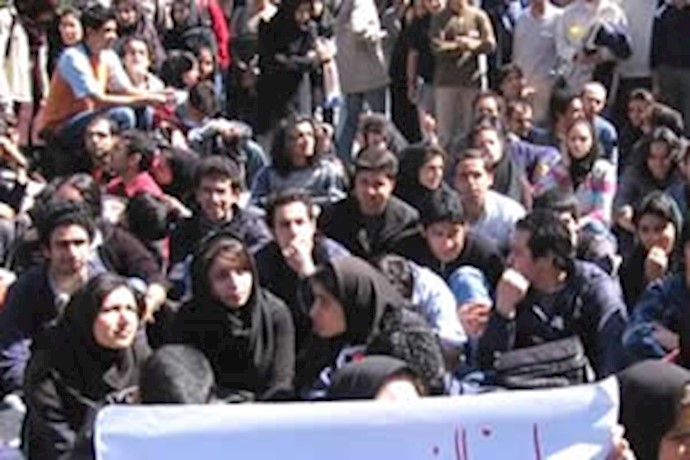 تظاهرات دانشجویان دانشگاه شریف- آرشیو