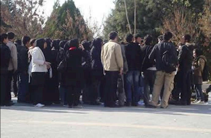 تظاهرات دانشجویان دانشگاه رازی کرمانشاه-16آذر 88