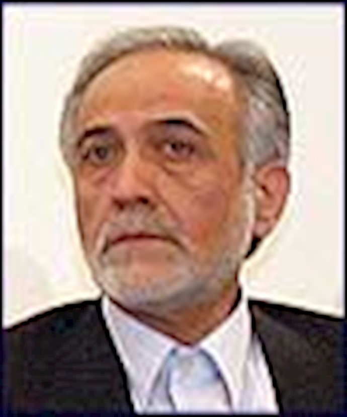 پرویز داوودی معاون پاسدار احمدی نژاد