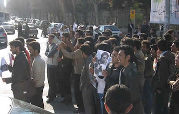 تظاهرات اعتراضی دانشجویان شیراز در خیابانهای شیراز- آرشیو