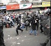 درگیری مردم با نیروی سرکوبگر انتظامی