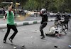 درگیری با مأموران سرکوبگر در تهران