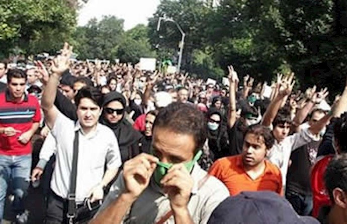 تظاهرات گسترده در تهران ادامه یافت