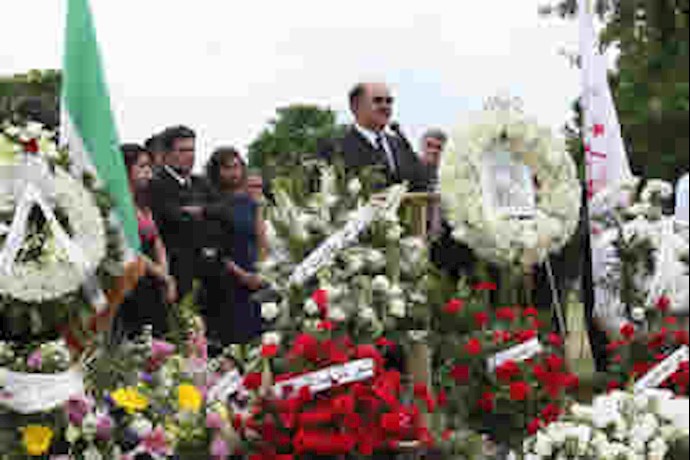 مراسم تشییع زنده یاد فروغ حسنی در کانادا - آرشیو
