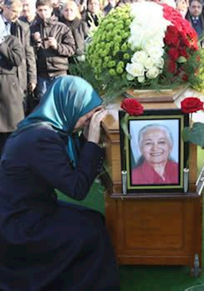 مریم رجوی، در خاکسپاری مرضیه، ستاره درخشان موسیقی ایران،  در اورسوروااز