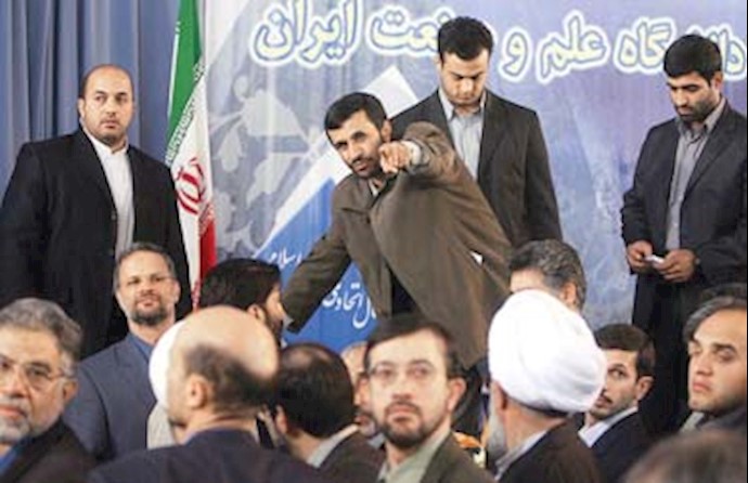 احمدی نژاد در دانشگاه علم و صنعت  - آرشیو