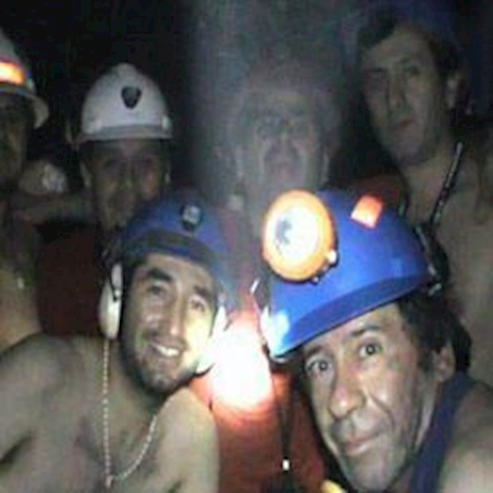 کارگران معدن شیلی قبل از نجات از عمق زمین