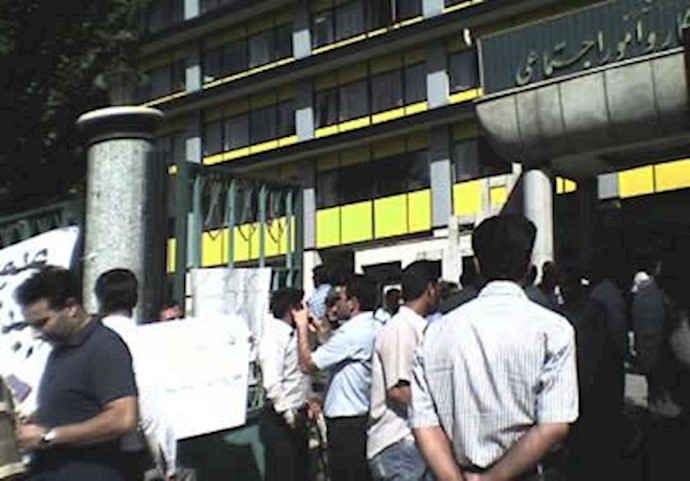 تجمع اعتراضی کارگران کارخانه البرز قزوین - آرشیو