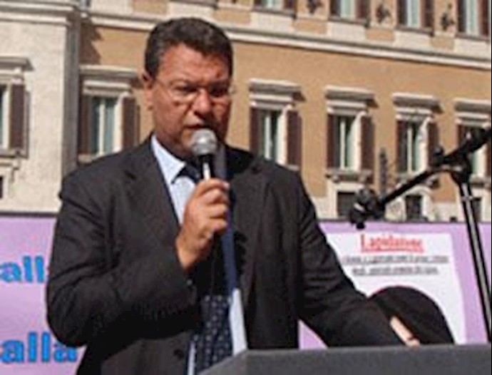 کارلو چیچولی، نماینده پارلمان و رئیس کمیته ایتالیایی پارلمانترها و شهروندان برای ایران آزاد 