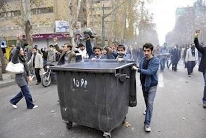 درگیریهای گسترده جوانان با ماموران سرکوبگر - آرشیو
