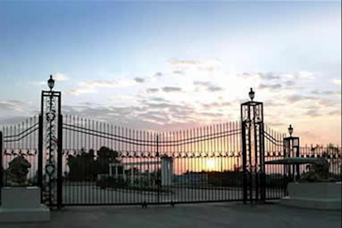 درب اصلی شهر اشرف