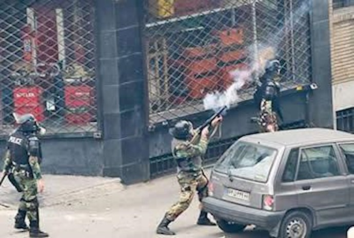 سرکوب وحشیانه نیروهای امنیتی رژیم آخوندی - آرشیو