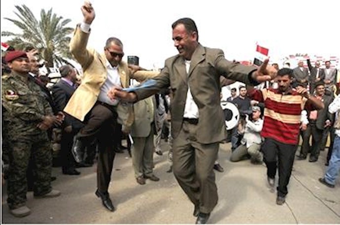 هواداران لیست العراقیه, با چشم انداز پیروزی بر طائفه گرایی به رقص و پایکوبی میپردازند