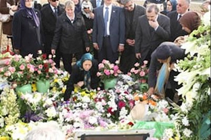 مراسم تدفین زنده یاد هنگامه امینی در اورسوراواز