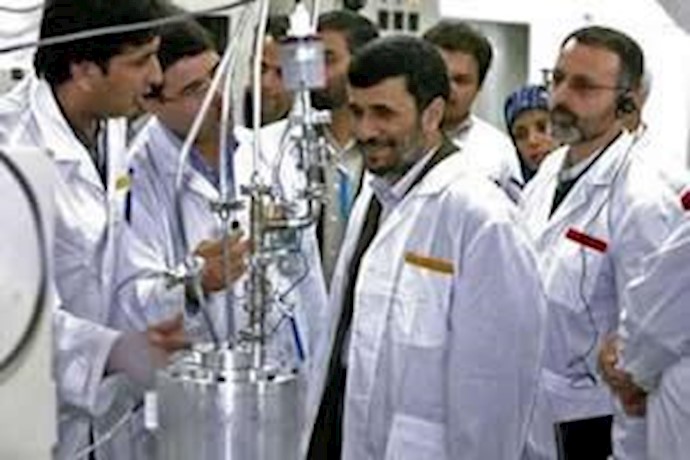پاسدار احمدی نژاد و سیاست اتمی