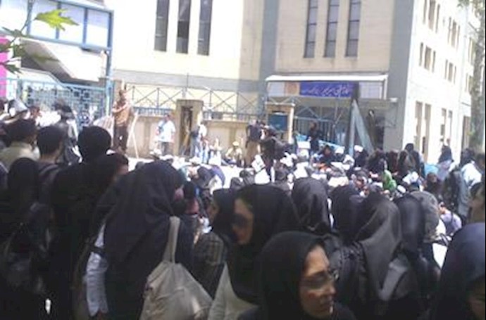 تظاهرات ضدحکومتی دانشجویان دانشگاه هنر- آرشیو