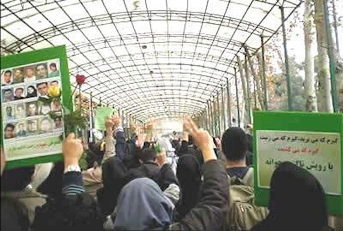 تظاهرات ضدحکومتی دانشجویان دانشگاه تهران- آرشیو