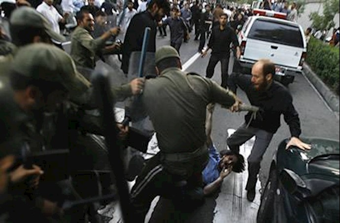 توحش آخوندی در مواجه با جوانان