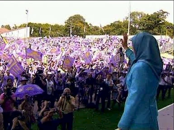 تاورنی میزبان صدهزار تظاهرکننده ایرانی است