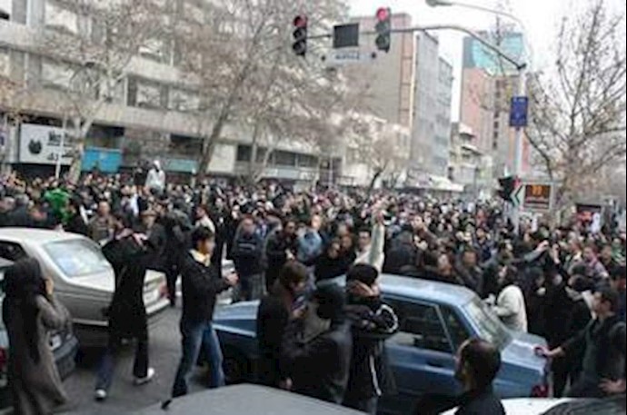  موج تظاهرکنندگان, طومار نظام پلید آخوندی را در هم خواهد پیچید
