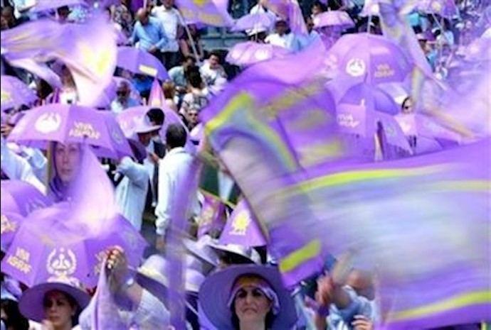 گردهمایی ایرانیان در تظاهرات عظیم تاورنی