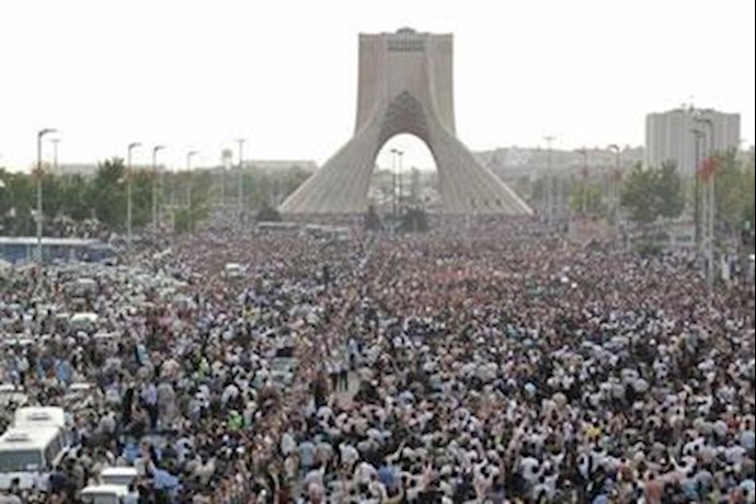 قیام سراسری مردم ایران، لرزه سرنگونی بر پیکر رژیم آخوندی افکنده است