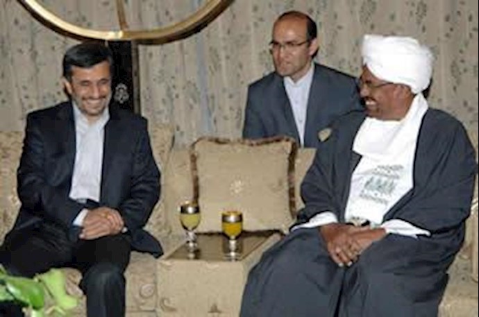 پاسدار احمدی‌نژاد و عمر بشیر در سودان