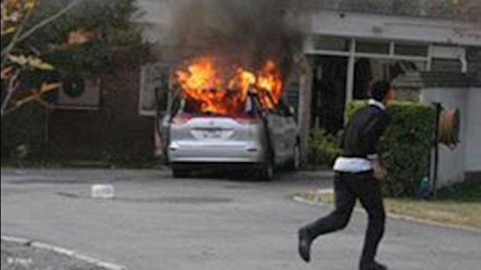 به آتش کشیده شدن یک خودرو در سفارت انگلیس در تهران