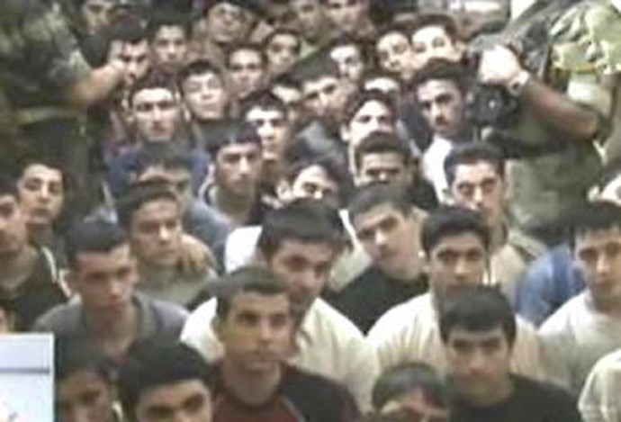 اسیران زندانی در یکی  از زندانهای عراق- آرشیو