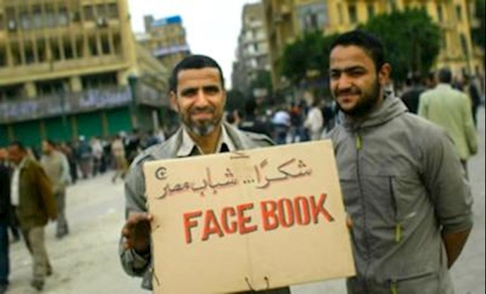 جوانان مصر از طریق فیس‌بوک انقلاب را محقق کردند