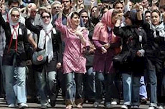 تظاهرات زنان و مردان آزاده برعلیه رژیم آخوندی