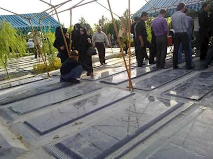مراسم بزرگذاشت شهدای قیام در بهشت زهرا - آرشیو