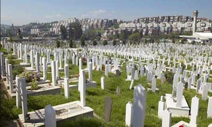 در جریان قتلعام سال ۱۹۹۵ هشت هزار مسلمان بوسنی بهدست صربها کشته شدند