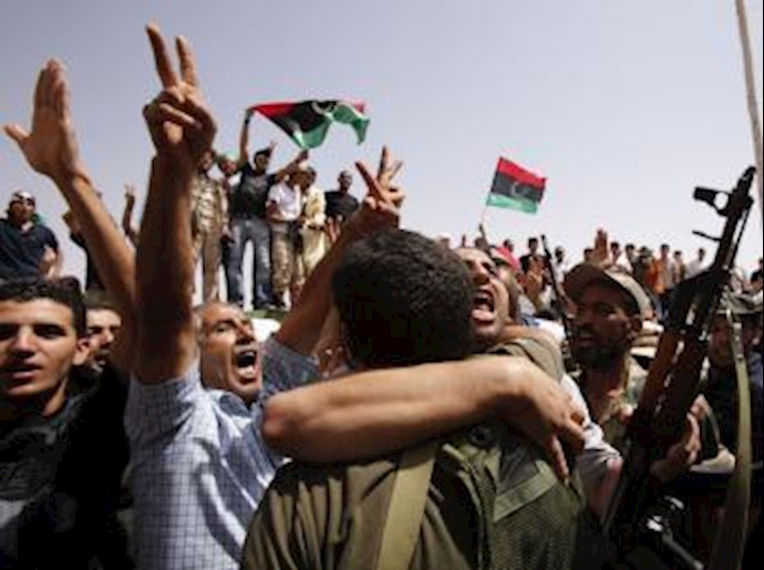 خروج 10خودروی حامل طلا و ارز از لیبی مقدمۀ خروج قذافی از کشور تلقی شد