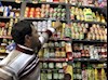 سرایت بحران اقتصادی از بازار ارز و طلا به سبد کالاهای اساسی خانواده ها
