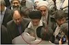 بوسیدن دست خامنه ای ولی فقیه ارتجاع توسط هادی عامری 