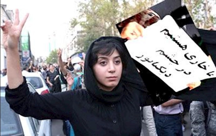 زنان اشرف نشان, پیشاهنگان قیام  برای سرنگونی