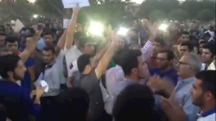 تجمع مردم غیور اهواز در اعتراض به انتقال آب کارون به اصفهان