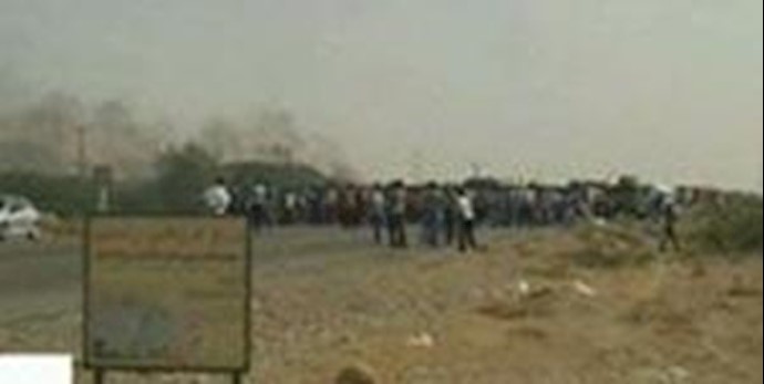 تظاهرات گسترده‌ مردم خشمگین بندر گروگ از توابع شهرستان سیریک هرمزگان  