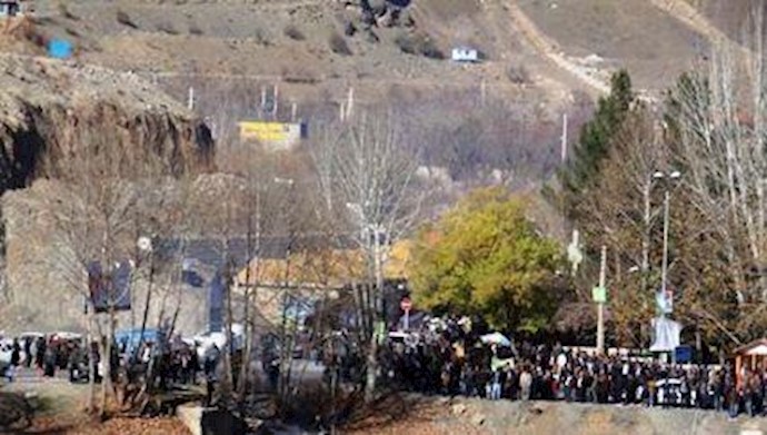 تجمع اعتراضی در شهر سامان چهارمحال بختیاری