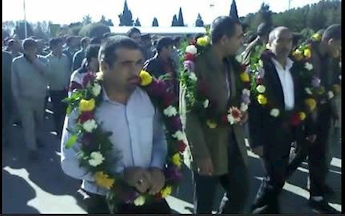 استقبال کارگران کارخانه پلی اکلیل از کارگران باز داشت شده 